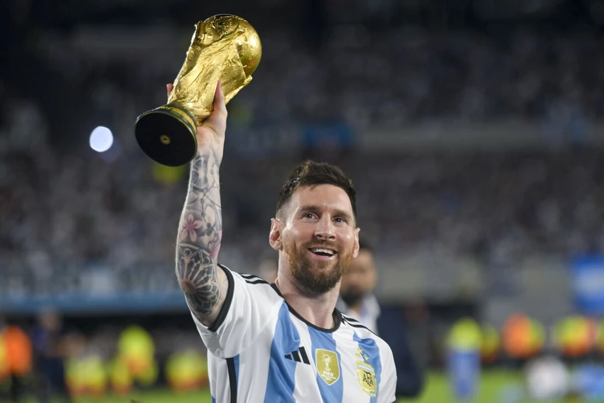 Đội trưởng Argentina là nhân vật chính trong trận ra mắt khán giả nhà ba tháng sau World Cup 2022. Ảnh: GETTY. Đội trưởng Argentina là nhân vật chính trong trận ra mắt khán giả nhà ba tháng sau World Cup 2022. Ảnh: GETTY.