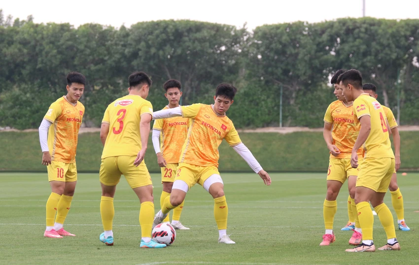 U-23 Việt Nam ra sân tập trở lại nghiêm túc để chuẩn bị chơi trận cuối ở Doha Cup 2023. Ảnh: VFF.