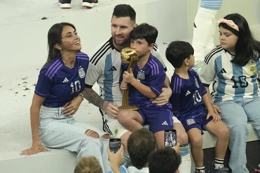 Gia đình của chân sút người Argentina cũng thích thú cuộc sống mới ở Mỹ. Ảnh: GETTY.