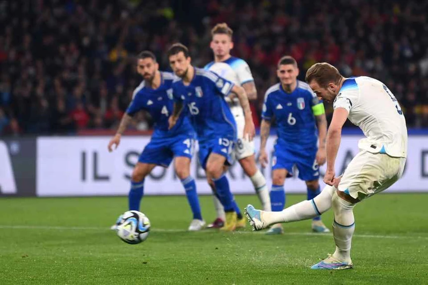 Cú sút penalty của Harry Kane vào lưới tuyển Ý. Ảnh: GETTY. Cú sút penalty của Harry Kane vào lưới tuyển Ý. Ảnh: GETTY.