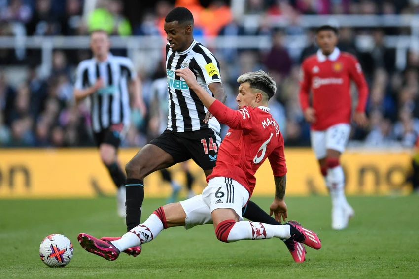 Hàng thủ lỏng lẻo của Man United trong khi hàng công tịt ngòi đã khiến họ ngã ngựa trước Newcastle. Ảnh: GETTY. Hàng thủ lỏng lẻo của Man United trong khi hàng công tịt ngòi đã khiến họ ngã ngựa trước Newcastle. Ảnh: GETTY.