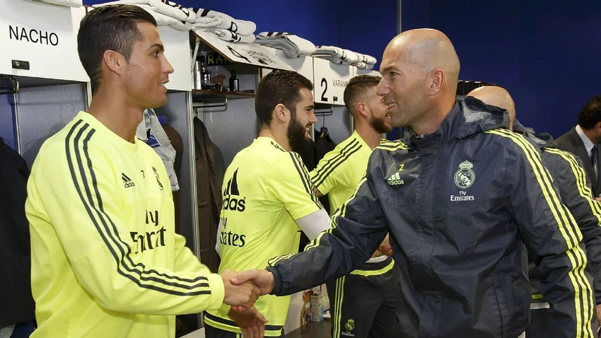 Ronaldo đứng ra đại diện cho Al Nassr thuyết phục HLV Zidane về đội. Ảnh: GETTY.
