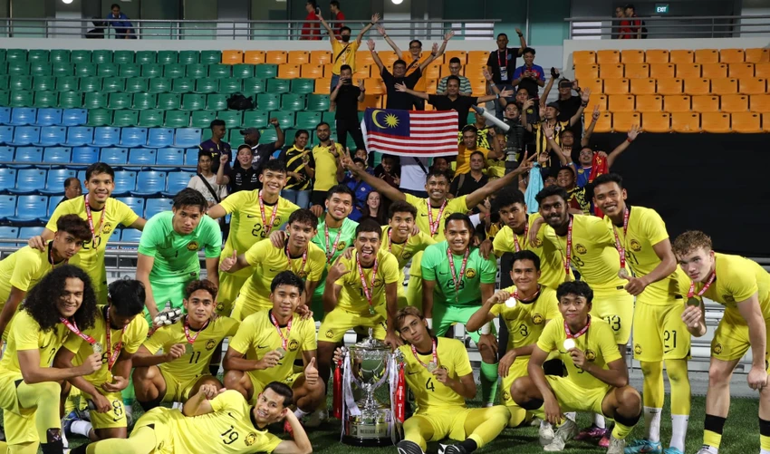 U-22 Malaysia vừa vô địch giải giao hữu Merlion Cup sau khi đánh bại Campuchia 5-0 và thắng Hong Kong 2-1 hồi cuối tháng 3. Ảnh: AP. U-22 Malaysia vừa vô địch giải giao hữu Merlion Cup sau khi đánh bại Campuchia 5-0 và thắng Hong Kong 2-1 hồi cuối tháng 3. Ảnh: AP.