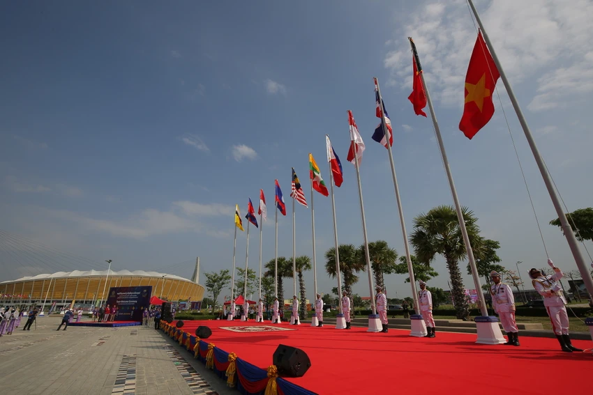 Có gần 600 bộ huy chương sẽ trao cho các vận động viên của 11 quốc gia tranh tài ở SEA Games 32. Có gần 600 bộ huy chương sẽ trao cho các vận động viên của 11 quốc gia tranh tài ở SEA Games 32.
