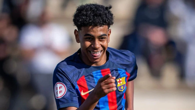 Nhiều cựu binh của Barca không vui khi HLV Xavi không cho họ thi đấu mà tung Yamal 15 tuổi ra sân. Ảnh: GETTY. Nhiều cựu binh của Barca không vui khi HLV Xavi không cho họ thi đấu mà tung Yamal 15 tuổi ra sân. Ảnh: GETTY.