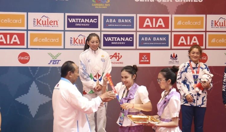 Ở kỳ SEA Games năm ngoái diễn ra tại Việt Nam, võ sĩ Jessa Khan đăng ký thi đấu ở hạng 48kg nên rất khó giảm cân và cuối cùng bị loại do thừa 200g. Năm nay, Jessa thi đấu ở hạng 52kg. Ở kỳ SEA Games năm ngoái diễn ra tại Việt Nam, võ sĩ Jessa Khan đăng ký thi đấu ở hạng 48kg nên rất khó giảm cân và cuối cùng bị loại do thừa 200g. Năm nay, Jessa thi đấu ở hạng 52kg.