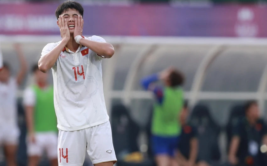... khiến Văn Trường và đồng đội mất cơ hội vào trận chung kết SEA Games 32 như đã hứa với người hâm mộ... ... khiến Văn Trường và đồng đội mất cơ hội vào trận chung kết SEA Games 32 như đã hứa với người hâm mộ...