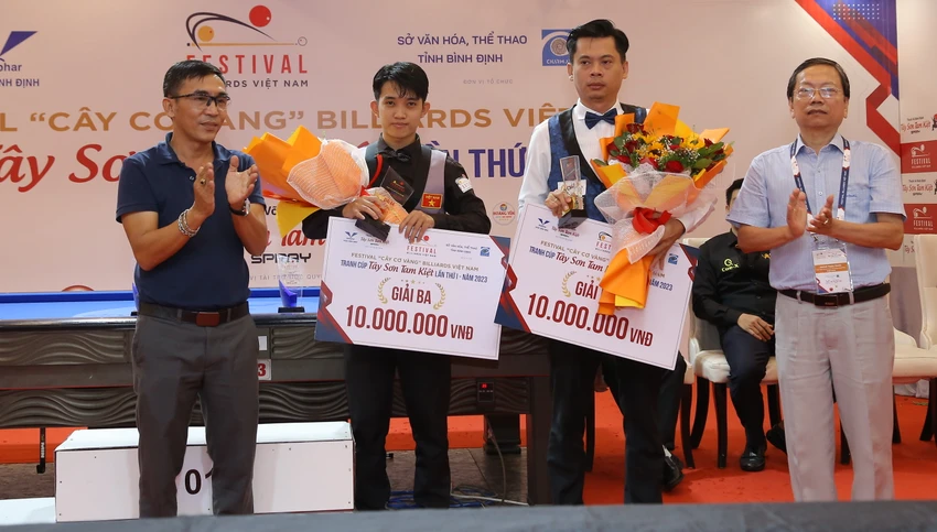 Hai tay cơ Dương Anh Vũ và Chiêm Hồng Thái đồng hạng 3.