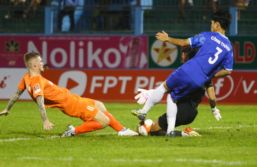 SHB Đà Nẵng đang gặp khó ở V-League sau bảy trận mới có 3 điểm. Ảnh: VPF. SHB Đà Nẵng đang gặp khó ở V-League sau bảy trận mới có 3 điểm. Ảnh: VPF.