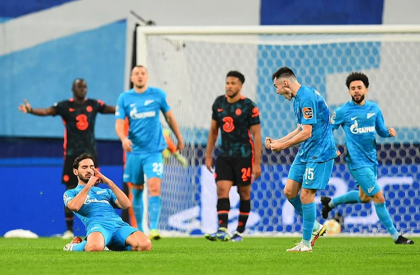 Tiền vệ Ozdoyev (ngồi) nói thẳng Ronaldo gia nhập Al Nassr chỉ để đánh bóng bản thân. Ảnh: GETTY. Tiền vệ Ozdoyev (ngồi) nói thẳng Ronaldo gia nhập Al Nassr chỉ để đánh bóng bản thân. Ảnh: GETTY.