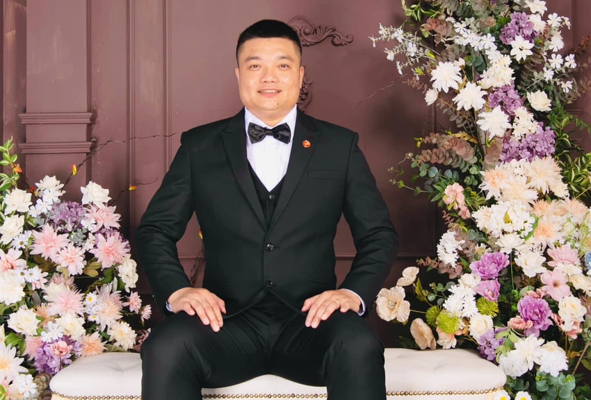 Thái Hòa mạnh mẽ và quyết liệt trên sân bóng ném rất bảnh bao và hồi hộp trước giờ ra mắt đàng gái... Thái Hòa mạnh mẽ và quyết liệt trên sân bóng ném rất bảnh bao và hồi hộp trước giờ ra mắt đàng gái...