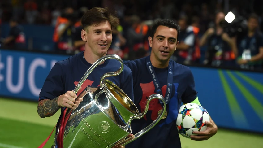 HLV Xavi từng đá chung với Messi và hy vọng chân sút người Argentina trở lại Barca trong mùa bóng mới. Ảnh: GETTY.