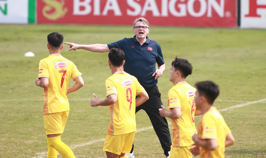 VFF vẫn đang tìm các đối thủ giúp học trò trẻ của HLV Troussier cọ xát, sau khi giải đấu Panda Cup bị hủy. Ảnh: ANH PHƯƠNG. VFF vẫn đang tìm các đối thủ giúp học trò trẻ của HLV Troussier cọ xát, sau khi giải đấu Panda Cup bị hủy. Ảnh: ANH PHƯƠNG.