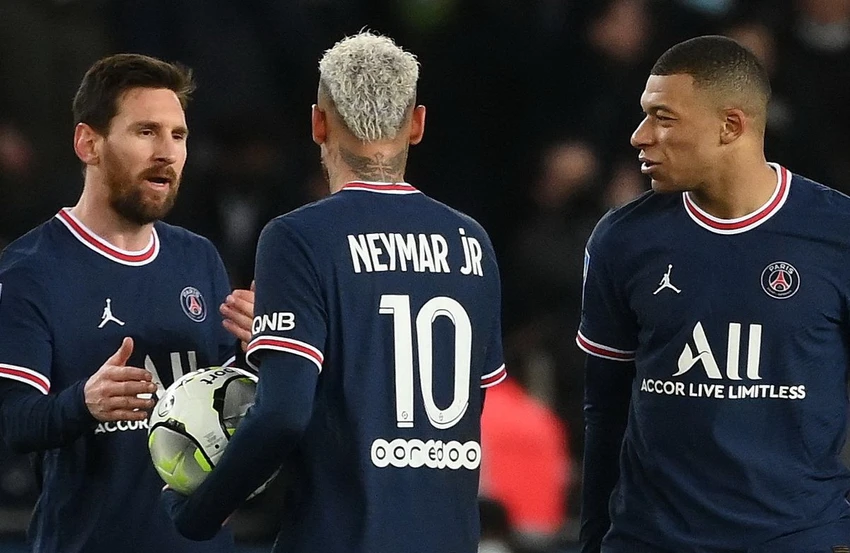 Mbappe không muốn chia sẻ vai trò quan trọng ở đội bóng cho những ngôi sao ở hàng công. Ảnh: GETTY.