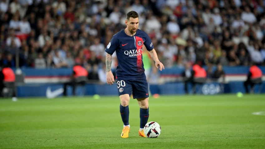 Messi đã chơi hai mùa cho PSG nhưng anh không cảm thấy thoải mái ở Paris sau nhiều lần người hâm mộ la ó chỉ trích anh vì không thể giúp CLB giành vinh quang Champions League...