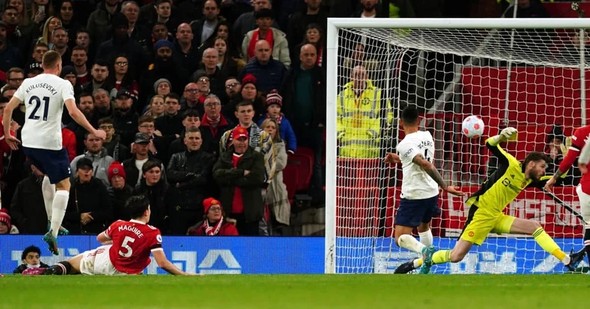 Những sai lầm thường xuyên của Maguire khiến anh mất vị trí trong đội hình Man United. Ảnh: GETTY. Những sai lầm thường xuyên của Maguire khiến anh mất vị trí trong đội hình Man United. Ảnh: GETTY.