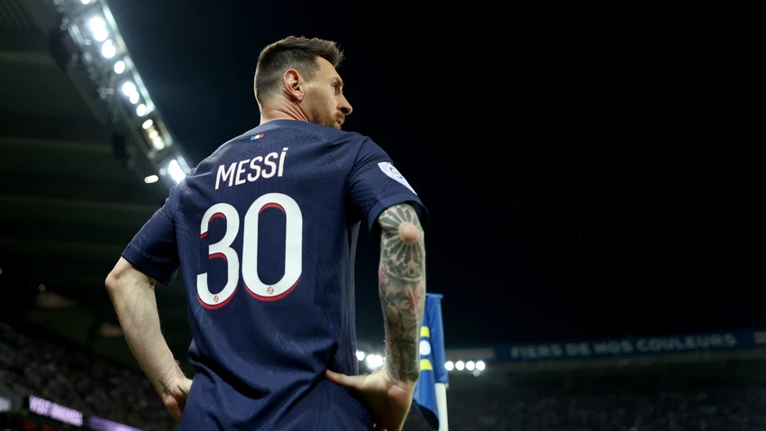 Messi đã quyết định đi Mỹ sau khi chia tay PSG nhưng người hâm mộ Barca vẫn mong mỏi ngày anh trở lại sân Camp Nou. Ảnh: GETTY. Messi đã quyết định đi Mỹ sau khi chia tay PSG nhưng người hâm mộ Barca vẫn mong mỏi ngày anh trở lại sân Camp Nou. Ảnh: GETTY.