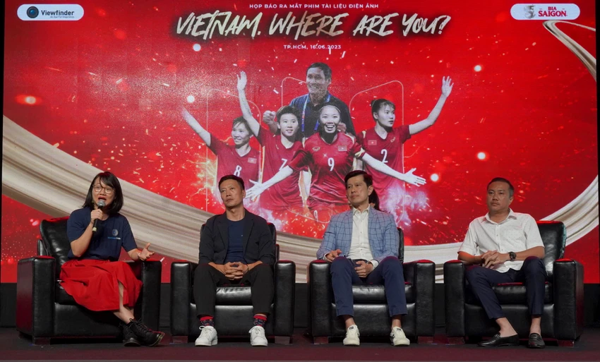 Các nhà làm phim và giới đầu tư "Vietnam - Where are you?" tự hào về một dự án điện ảnh quy mô lần đầu tiên về bóng đá nữ Việt Nam. Ảnh: AN.