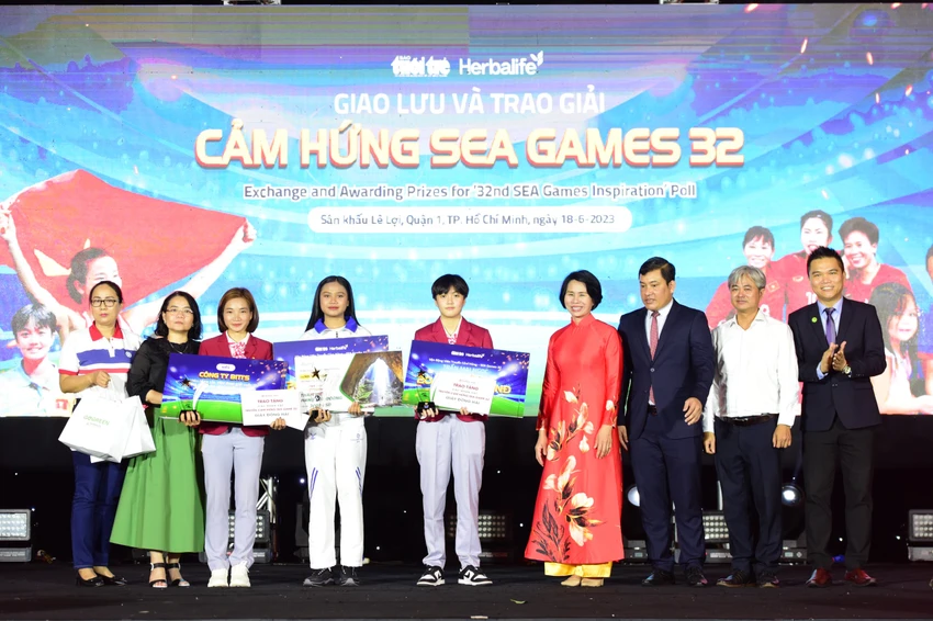 Báo Tuổi Trẻ bình chọn Nhân vật truyền cảm hứng tại SEA Games 32 dành cho tất cả VĐV, đến từ bất kỳ quốc gia nào, không chỉ là chiến thắng, miễn sao màn trình diễn của họ thực sự chạm đến con tim của người hâm mộ. Báo Tuổi Trẻ bình chọn Nhân vật truyền cảm hứng tại SEA Games 32 dành cho tất cả VĐV, đến từ bất kỳ quốc gia nào, không chỉ là chiến thắng, miễn sao màn trình diễn của họ thực sự chạm đến con tim của người hâm mộ.