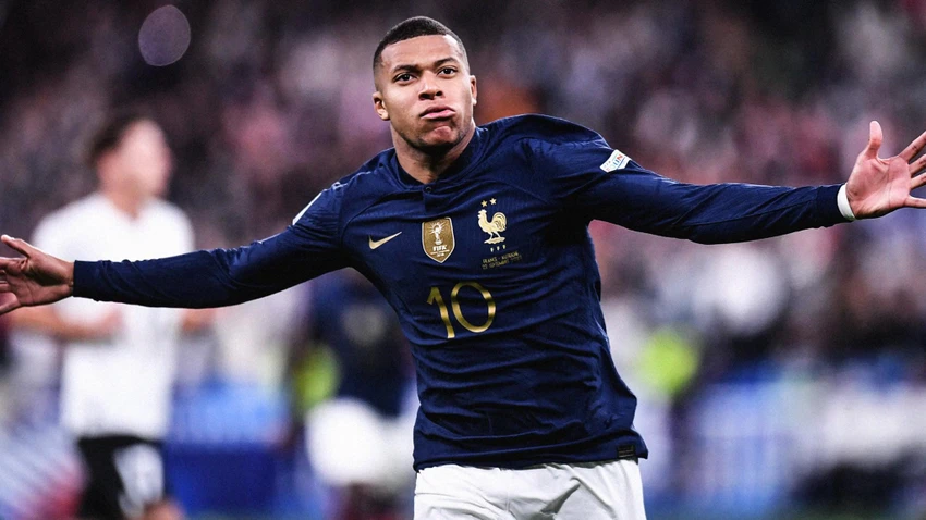 Tiền đạo trẻ người Pháp đã sớm phá kỷ lục của đàn anh Just Fontaine sau hơn 60 năm. Ảnh: GETTY. Tiền đạo trẻ người Pháp đã sớm phá kỷ lục của đàn anh Just Fontaine sau hơn 60 năm. Ảnh: GETTY.