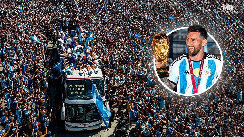 Người hâm mộ Messi và đồng đội cuồng nhiệt ở Argentina sau khi vô địch World Cup 2022. Ảnh: GETTY.