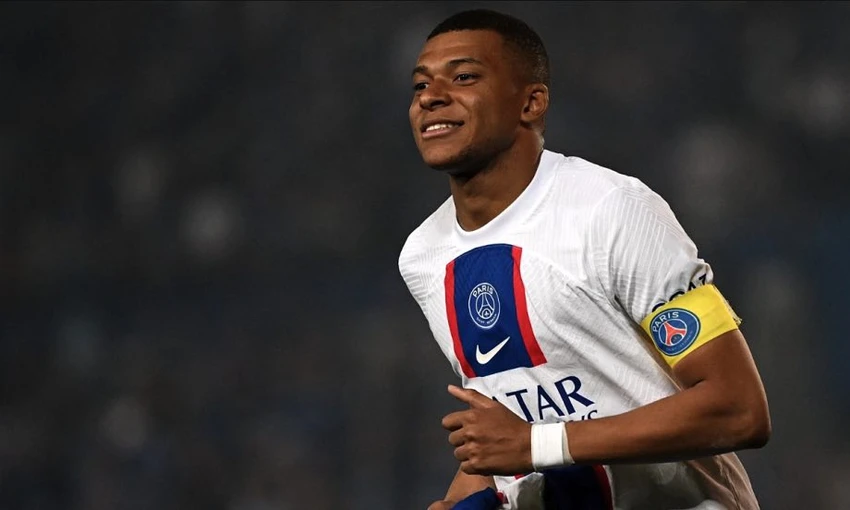 Tiền đạo người Pháp không muốn nhận lương ít hơn nếu chuyển từ PSG về đội bóng yêu thích Real Madrid. Ảnh: GETTY. Tiền đạo người Pháp không muốn nhận lương ít hơn nếu chuyển từ PSG về đội bóng yêu thích Real Madrid. Ảnh: GETTY.