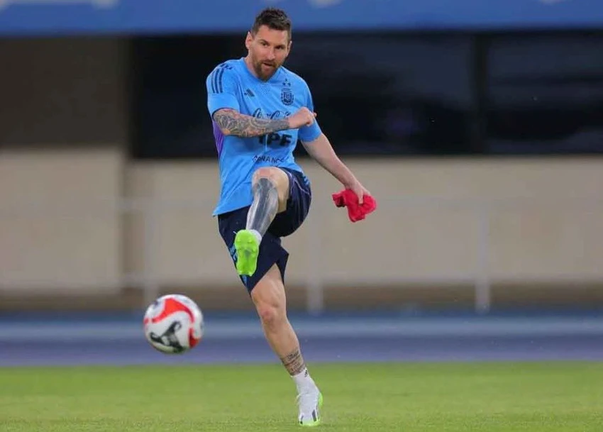 Messi ra mắt MLS vào ngày 21-7 dù hợp đồng với Inter Miami có hiệu lực từ đầu tháng 7. Messi ra mắt MLS vào ngày 21-7 dù hợp đồng với Inter Miami có hiệu lực từ đầu tháng 7.
