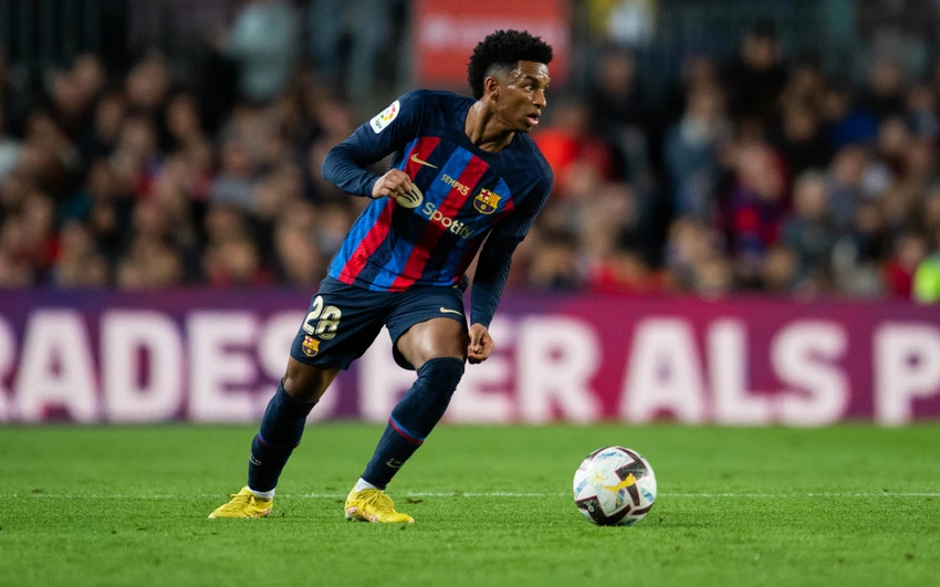 Man City muốn "rút ruột" Barca khi lôi kéo Alejandro Balde nhưng bất thành. Ảnh: GETTY.