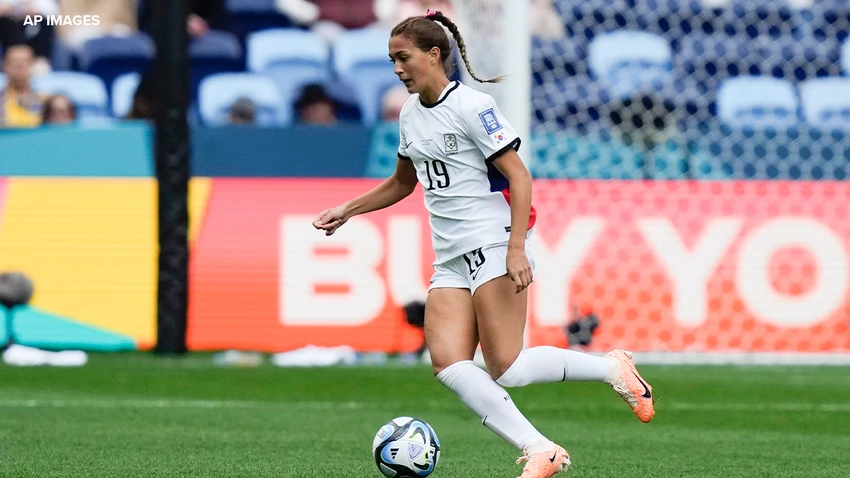 Tuyển thủ nữ Hàn Quốc Casey Phair trẻ nhất trong các kỳ World Cup. Ảnh: AP. Tuyển thủ nữ Hàn Quốc Casey Phair trẻ nhất trong các kỳ World Cup. Ảnh: AP.