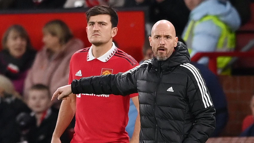 HLV Ten Hag ngày càng mất kiên nhẫn với trung vệ tuyển thủ Anh. Ảnh: GETTY. HLV Ten Hag ngày càng mất kiên nhẫn với trung vệ tuyển thủ Anh. Ảnh: GETTY.