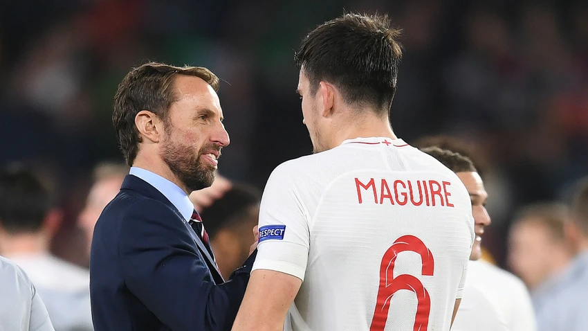 HLV Southgate vui mừng vì trung vệ Maguire không còn ca bài "kiếp dự bị" nếu tiếp tục ở lại Man United. Ảnh: GETTY. HLV Southgate vui mừng vì trung vệ Maguire không còn ca bài "kiếp dự bị" nếu tiếp tục ở lại Man United. Ảnh: GETTY.