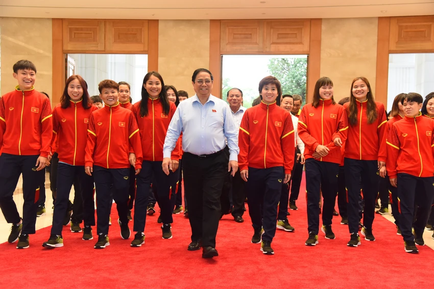 Thủ tướng Chính phủ Phạm Minh Chính gặp gỡ đội tuyển nữ Việt Nam sau hành trình ở vòng chung kết World Cup 2023. Ảnh: VFF. Thủ tướng Chính phủ Phạm Minh Chính gặp gỡ đội tuyển nữ Việt Nam sau hành trình ở vòng chung kết World Cup 2023. Ảnh: VFF.