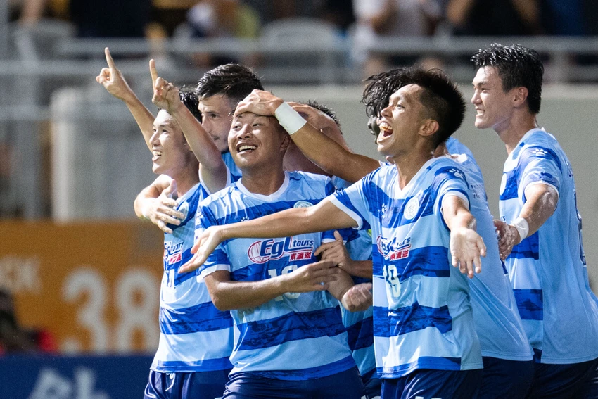 Rangers chơi tốt trong nửa đầu hiệp một và chiếm ưu thế dẫn bàn nhưng đội chủ nhà của Hong Kong đã không thể bảo toàn thành quả. Ảnh: AN. Rangers chơi tốt trong nửa đầu hiệp một và chiếm ưu thế dẫn bàn nhưng đội chủ nhà của Hong Kong đã không thể bảo toàn thành quả. Ảnh: AN.