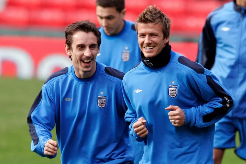 Neville và Beckham là bạn thân ở đội tuyển Anh lẫn khi ở chung CLB Man United. Ảnh: GETTY. Neville và Beckham là bạn thân ở đội tuyển Anh lẫn khi ở chung CLB Man United. Ảnh: GETTY.
