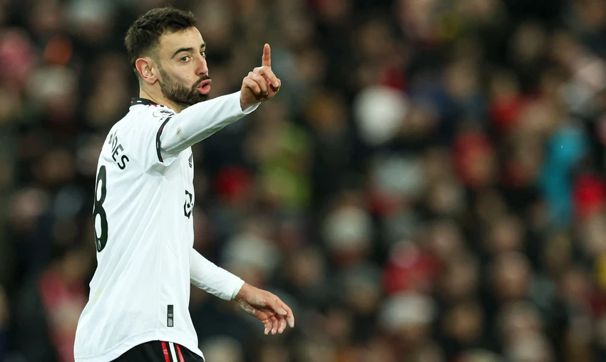 Tiền vệ người Bồ Đào Nha bị cho là thiếu phẩm chất thủ lĩnh ở Man United. Ảnh: GETTY. Tiền vệ người Bồ Đào Nha bị cho là thiếu phẩm chất thủ lĩnh ở Man United. Ảnh: GETTY.