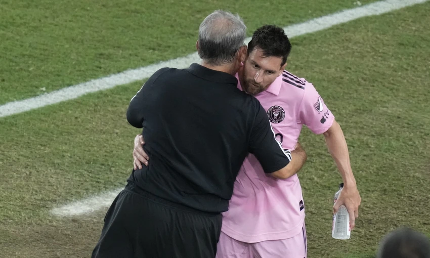 HLV Tata luôn mong Messi đủ sức ra sân cho Miami trên khắp các mặt trận. Ảnh: GETTY. HLV Tata luôn mong Messi đủ sức ra sân cho Miami trên khắp các mặt trận. Ảnh: GETTY.