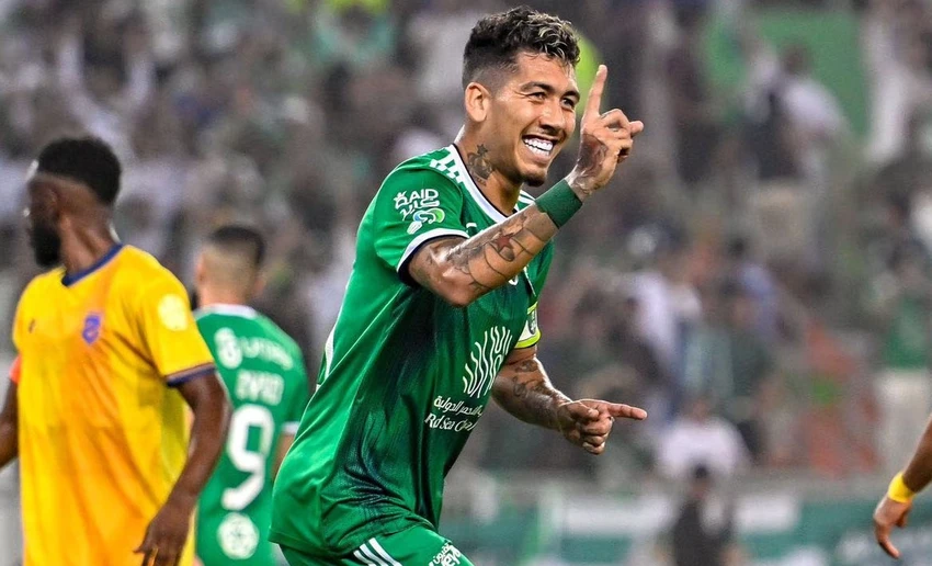 Cựu chân sút Liverpool có màn ra mắt ấn tượng cho Al Ahli với cú hat trick nhưng ngay sau đó anh gặp chấn thương có thể do quá tải trong một buổi tập. Ảnh: GETTY. Cựu chân sút Liverpool có màn ra mắt ấn tượng cho Al Ahli với cú hat trick nhưng ngay sau đó anh gặp chấn thương có thể do quá tải trong một buổi tập. Ảnh: GETTY.