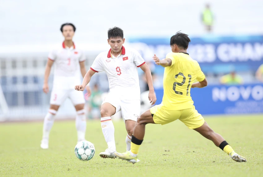 Xuân Tiến là tác giả của cú đúp bàn thắng vào lưới U-23 Malaysia ở bán kết giải U-23 Đông Nam Á. Ảnh: ANH THỎA. Xuân Tiến là tác giả của cú đúp bàn thắng vào lưới U-23 Malaysia ở bán kết giải U-23 Đông Nam Á. Ảnh: ANH THỎA.