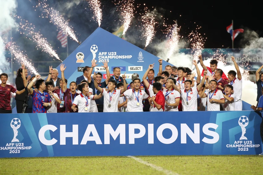 U-23 Việt Nam bảo vệ thành công ngôi vô địch U-23 Đông Nam Á. Ảnh: ANH THỎA. U-23 Việt Nam bảo vệ thành công ngôi vô địch U-23 Đông Nam Á. Ảnh: ANH THỎA.