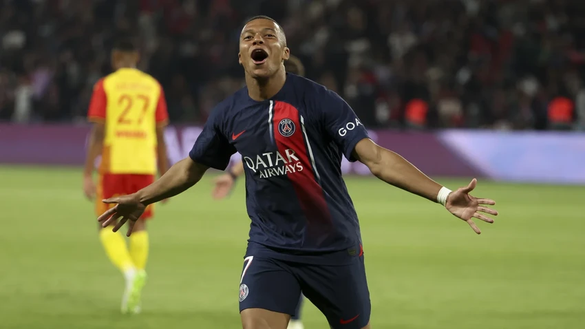Tiền đạo người Pháp vẫn ở lại PSG nhưng sẽ tính đường ra đi vào mùa hè năm sau. Ảnh: GETTY. Tiền đạo người Pháp vẫn ở lại PSG nhưng sẽ tính đường ra đi vào mùa hè năm sau. Ảnh: GETTY.