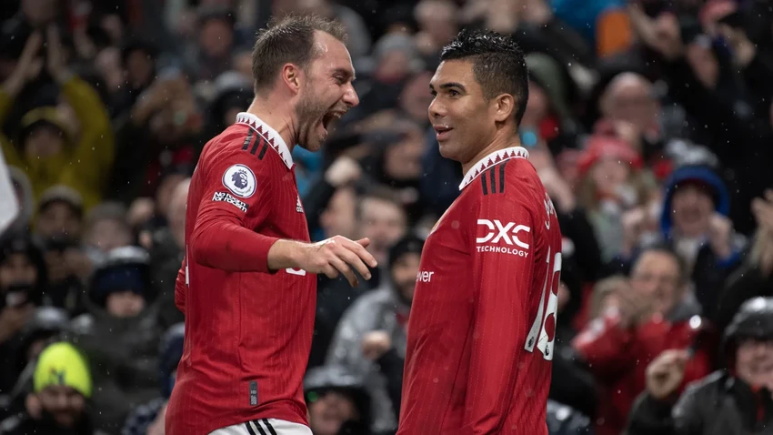 Eriksen và Casemiro sẽ gặp nhiều khó khăn ở tuyến giữa. Ảnh: GETTY. Eriksen và Casemiro sẽ gặp nhiều khó khăn ở tuyến giữa. Ảnh: GETTY.