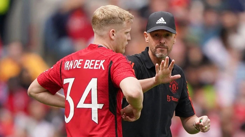 Donny van de Beek tính cửa sang Saudi Arabia sau khi HLV Ten Hag loại anh khỏi đội hình chính của Man United. Ảnh: GETTY. Donny van de Beek tính cửa sang Saudi Arabia sau khi HLV Ten Hag loại anh khỏi đội hình chính của Man United. Ảnh: GETTY.