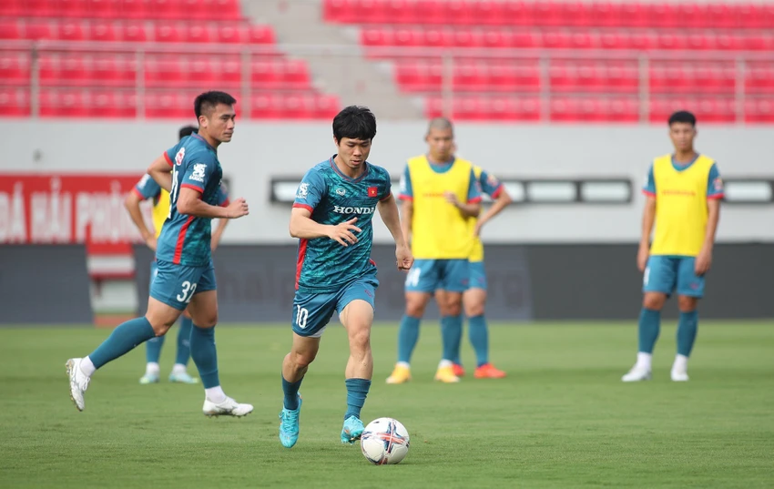 Công Phượng khoác áo tuyển sau thời gian thi đấu ở Nhật Bản. Ảnh: ANH THỊNH. Công Phượng khoác áo tuyển sau thời gian thi đấu ở Nhật Bản. Ảnh: ANH THỊNH.