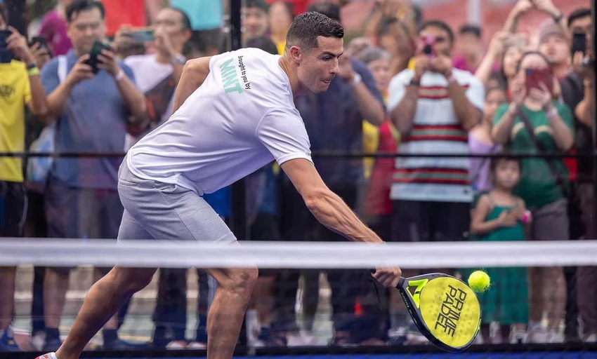 Tiền đạo người Bồ Đào Nha là một tay chơi Padel có hạng. Ảnh: GETTY. Tiền đạo người Bồ Đào Nha là một tay chơi Padel có hạng. Ảnh: GETTY.