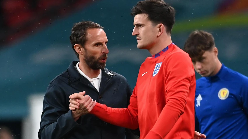 Maguire-ten-hag-1.jpg