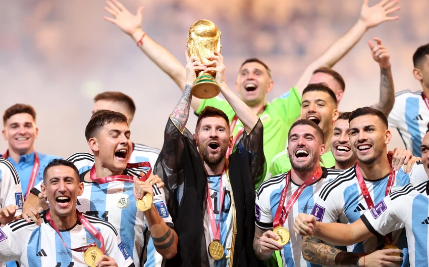 Messi-refrree-world-cup.jpg