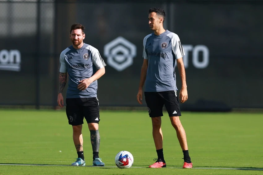 messi-busquets.png
