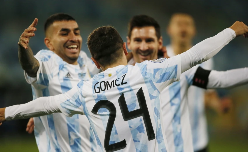 messi-gomez.jpg