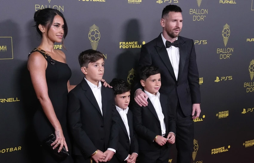 messi-golden-ball.jpg