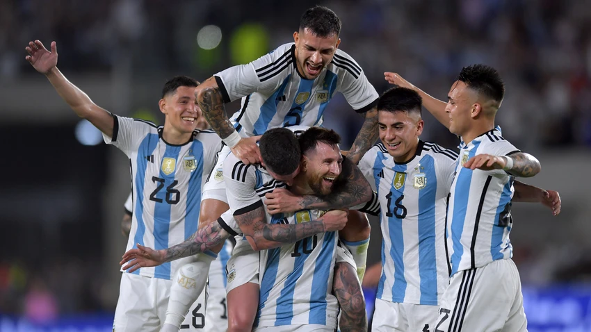 messi-ronaldo.png
